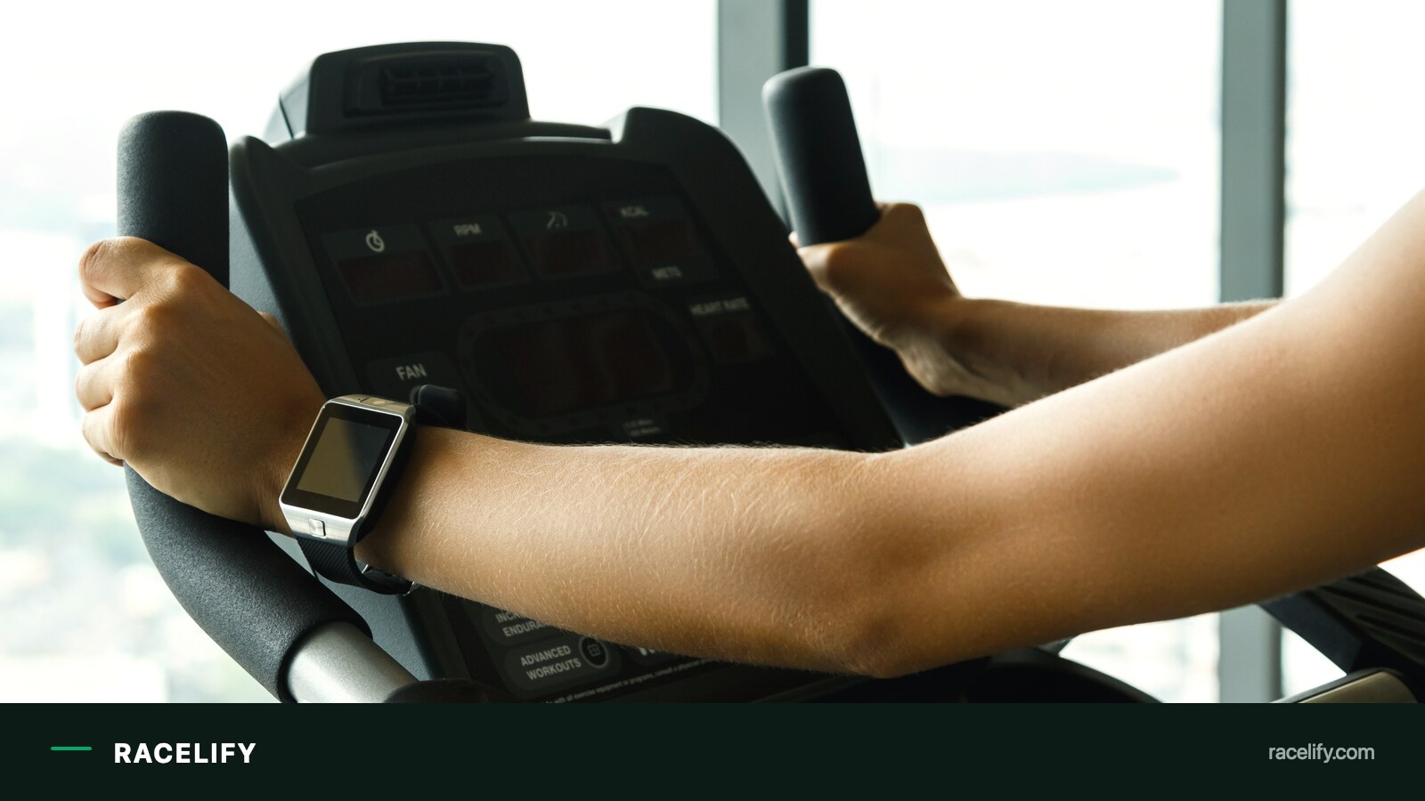 Training watch worn on the wrist during a session