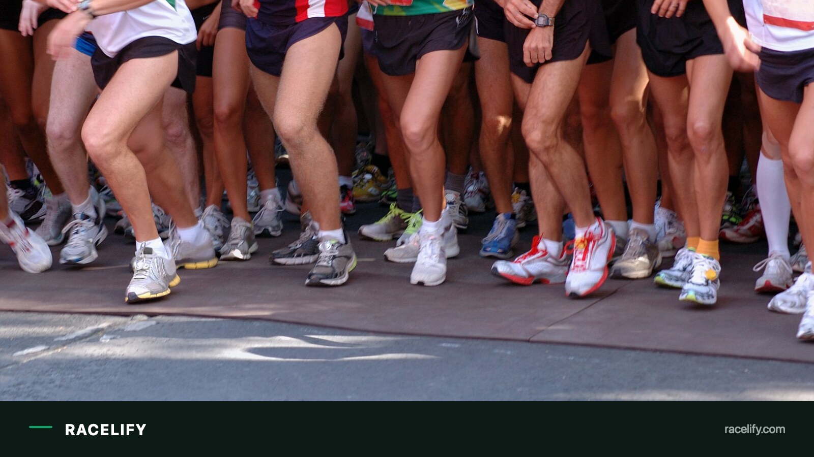 Elite field racing on foot through city streets
